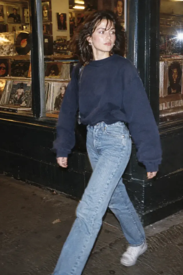 single candid 1980s vintage street photo generated with AI